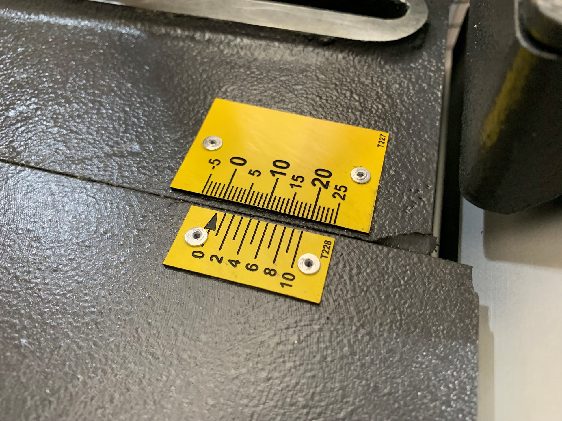 T1000S SPINDLE MOULDER WITH SLIDING TABLE 400V 3PH